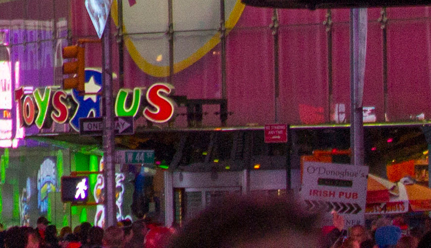 “Times Square” com a EOS 60D + EF-S 55-250mm f/4-5.6 IS STM em f/4 1/1250 ISO800 @ 55mm; cores e contraste bacana para uma lente de baixo custo.