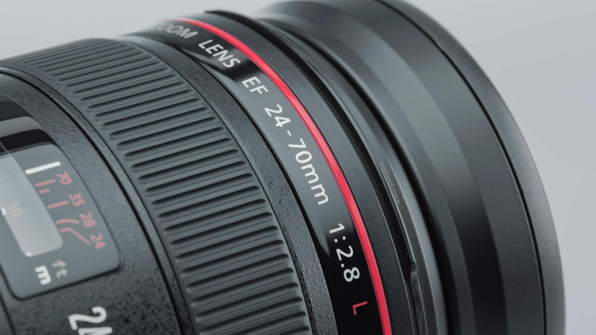 Canon_EF_24_70mm_f28_L_USM_1