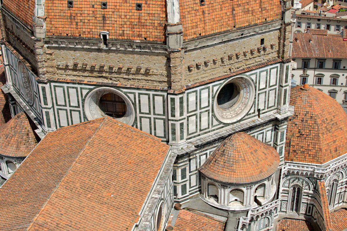 “Firenze” em f/5.6 1/640 ISO100; outra foto com cores fracas.