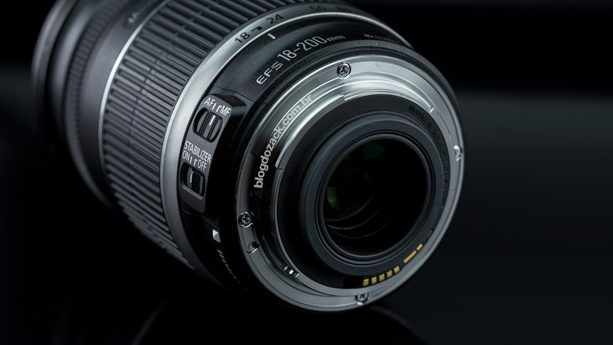 Canon EF-S 18-200mm f/3.5-5.6 IS Review