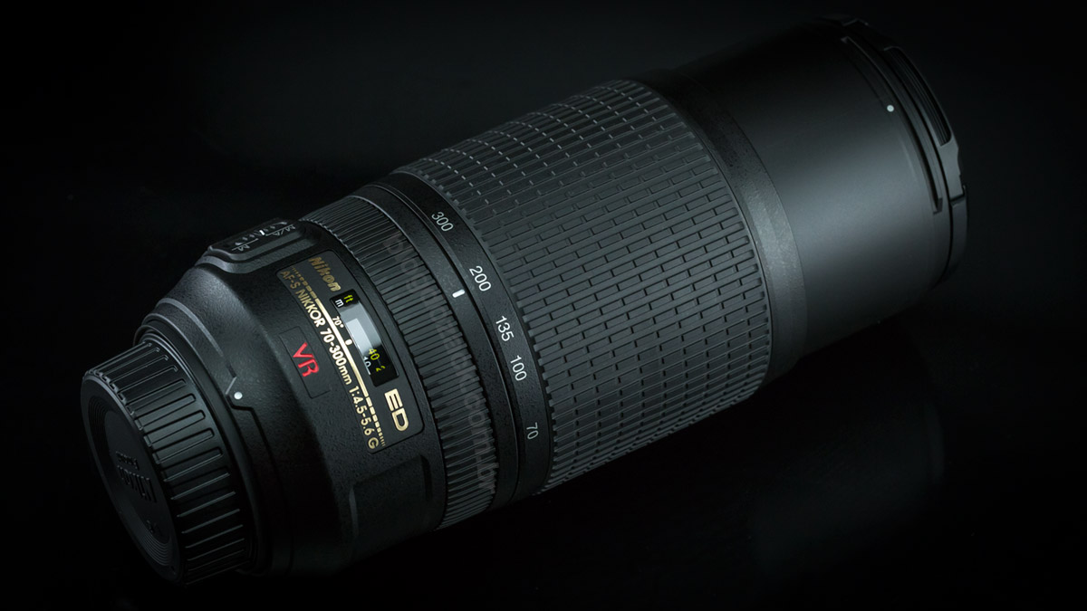 オススメニコン　AF-S　ED　70-300ｍｍ　f:4.5-5.6G　ＶＲ　フード付 レンズ(ズーム)