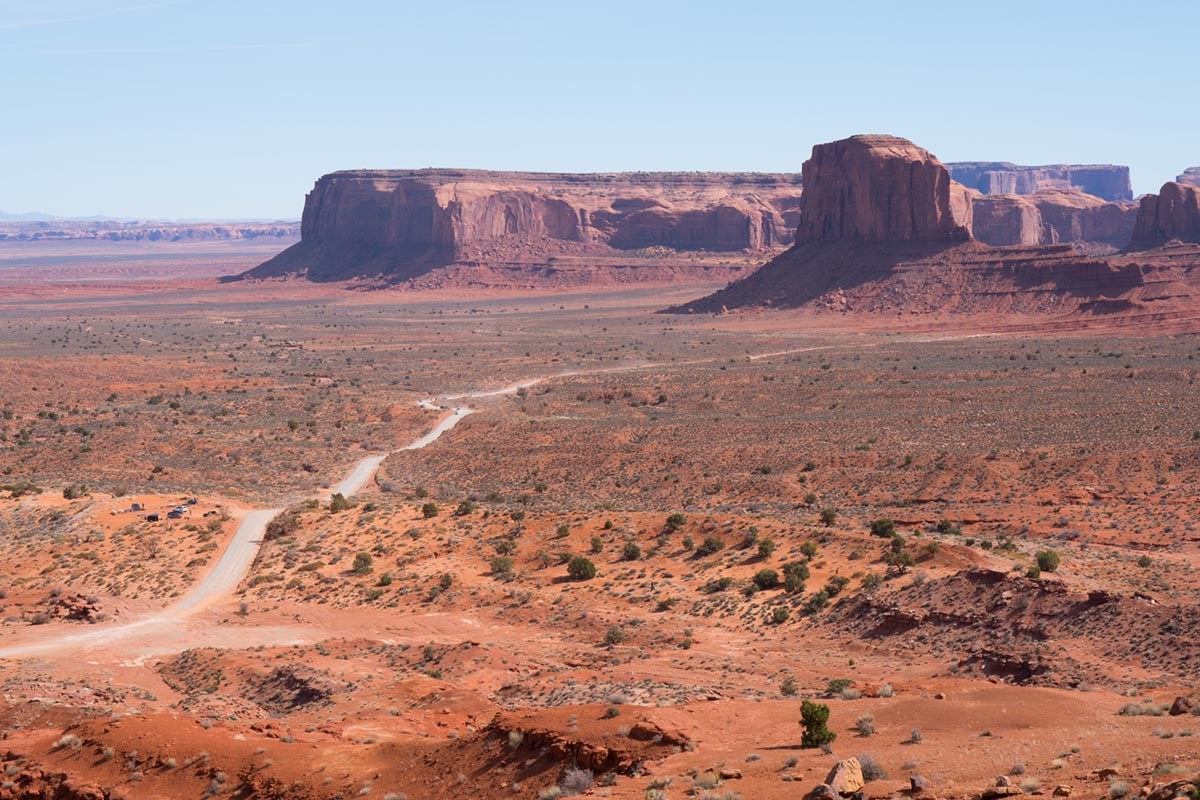 “Monument Valley II” em f/7.1 1/400 ISO100; horizonte plano em fotos de paisagens.